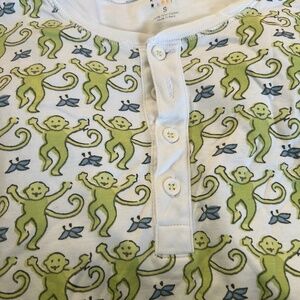 Green lonely roller rabbit pajama like new size small